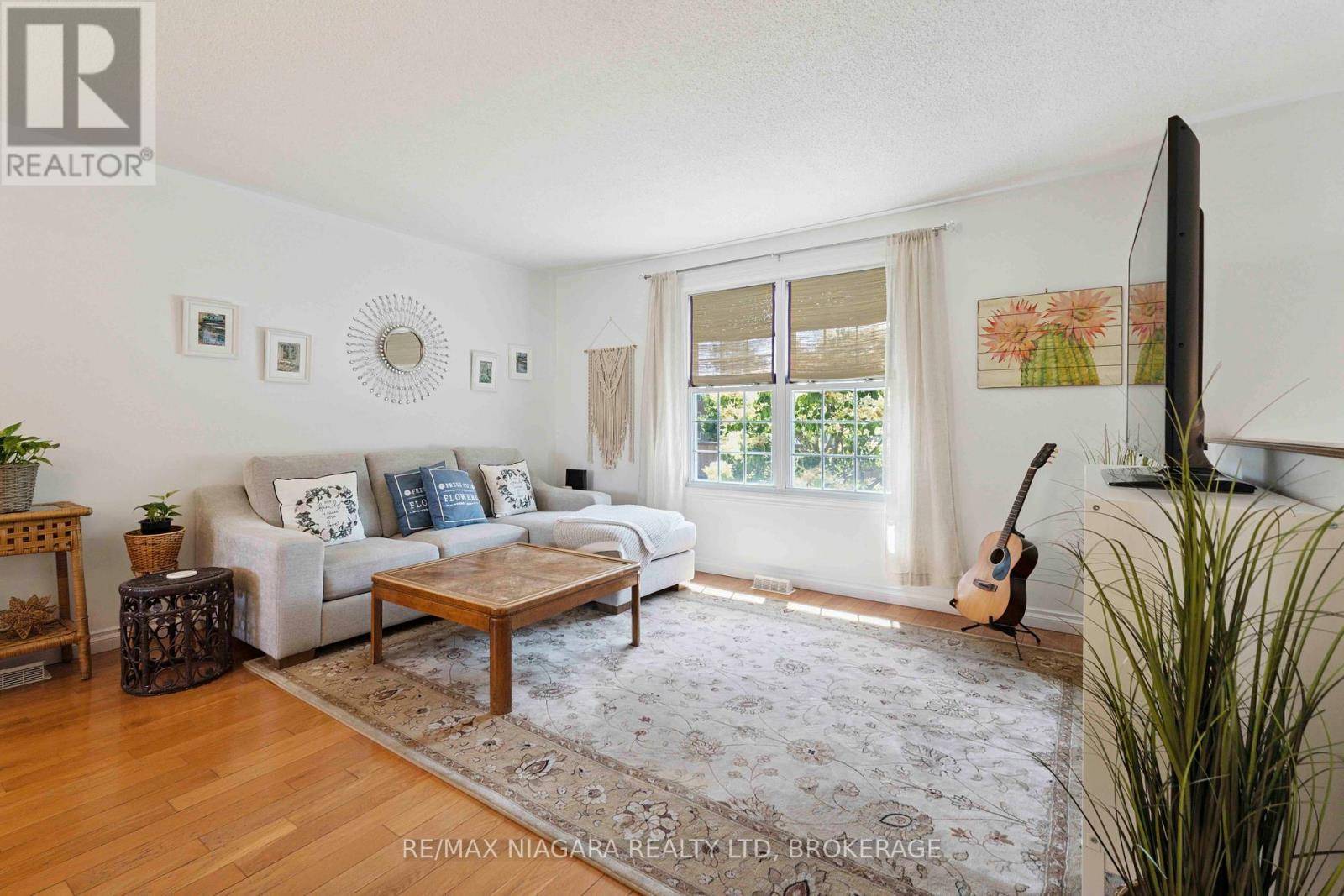 St. Catharines (secord Woods), ON L2P3S2,91 WOODROW STREET