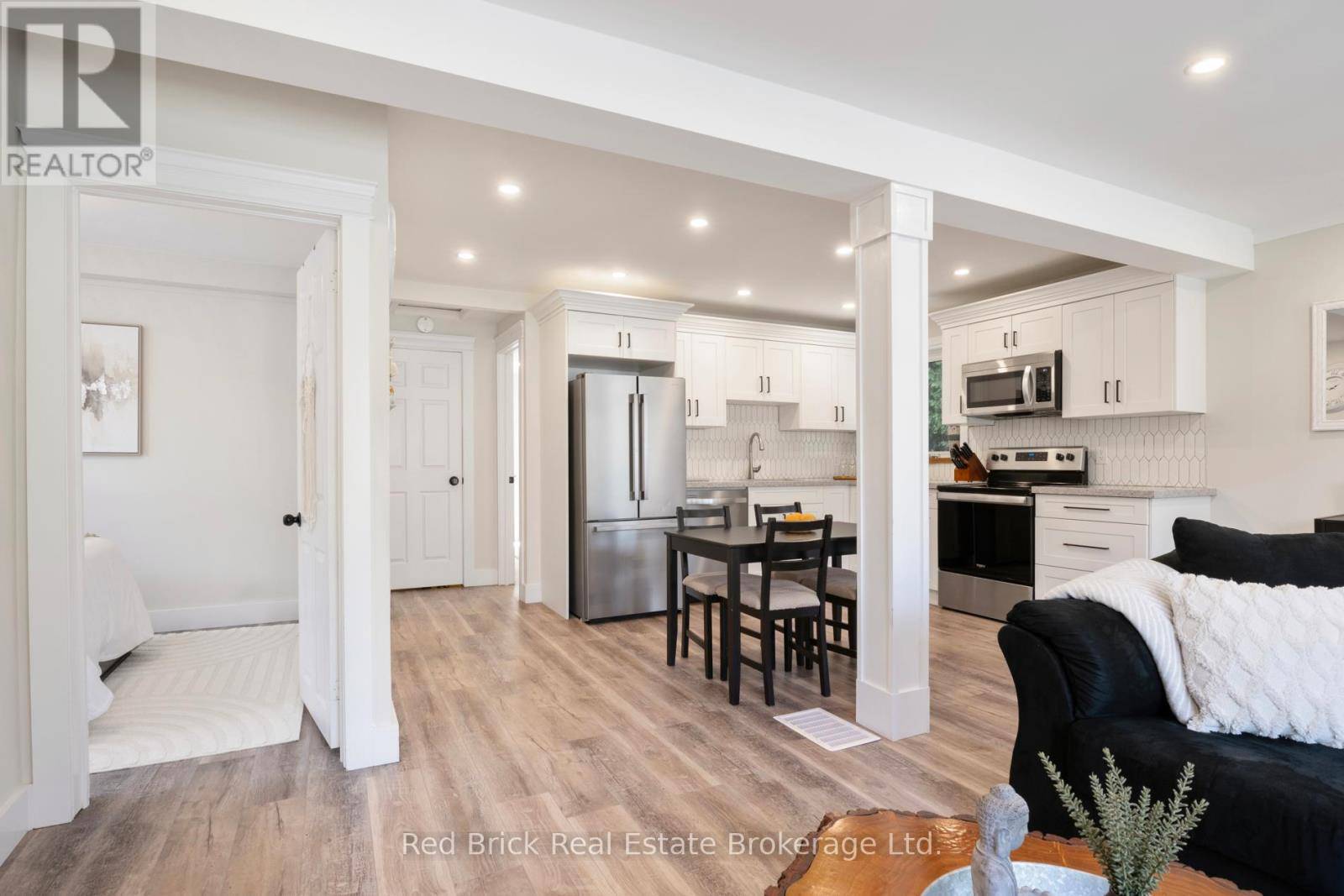 Guelph (dovercliffe Park/old University), ON N1G1B7,260 WATER STREET