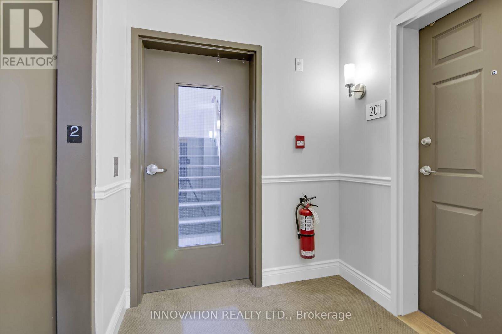 Ottawa, ON K2T0J6,180 Guelph Private #201