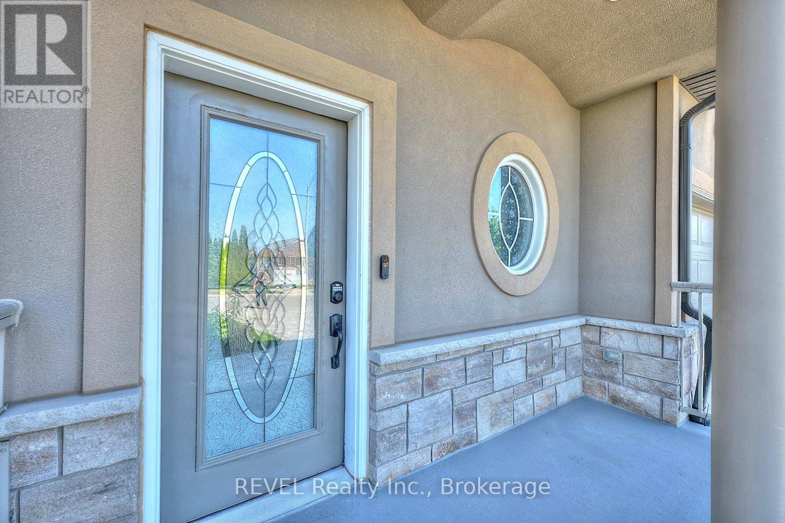 Niagara Falls (forestview), ON L2H0J3,8446 JENNIFER CRESCENT