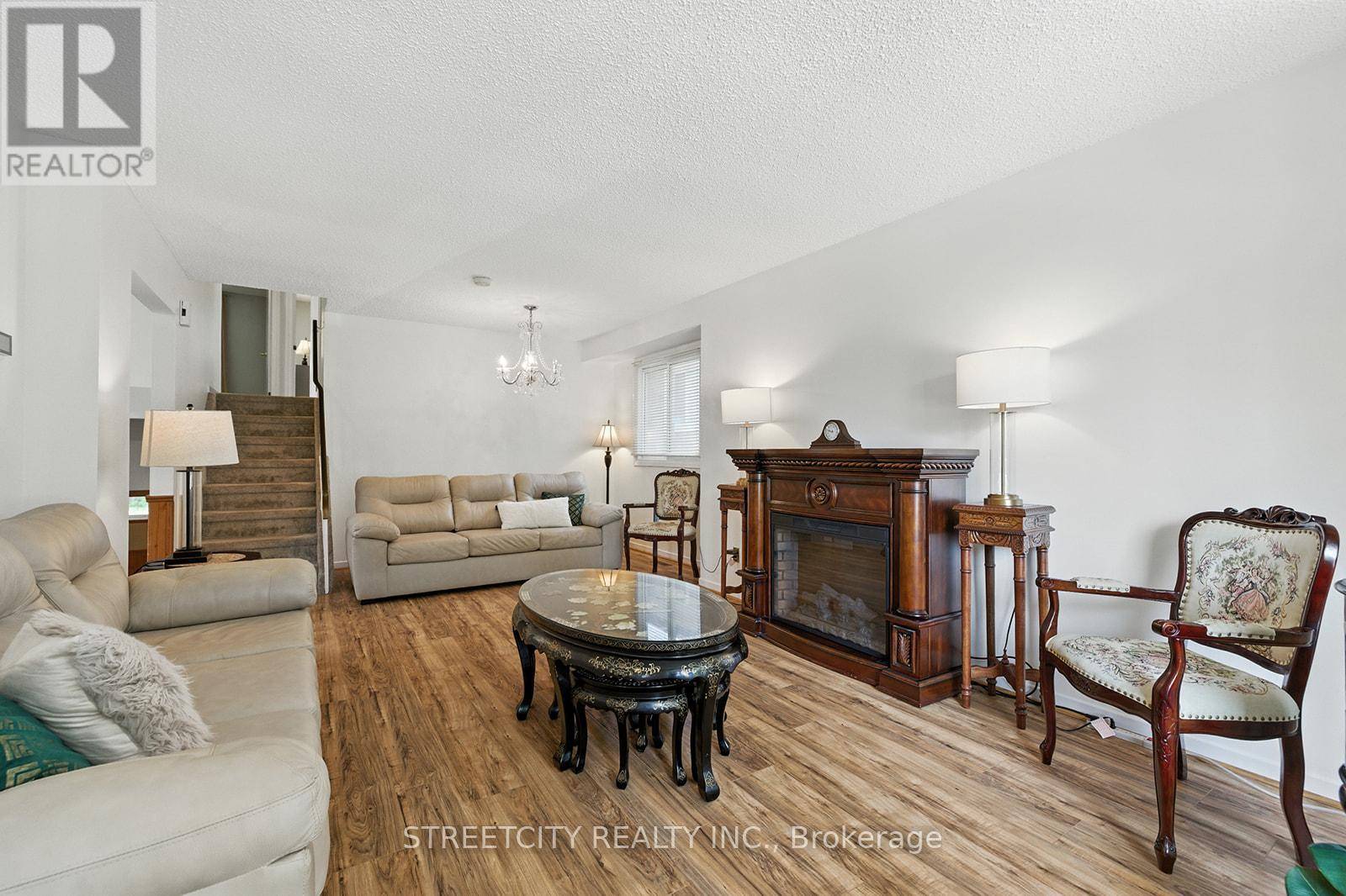 London South (south X), ON N6E2J3,20 BEECHMOUNT CRESCENT