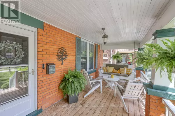 Woodstock (woodstock - North), ON N4S4W8,285 INGERSOLL AVENUE