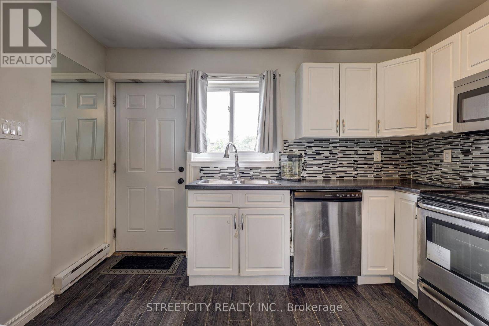 London East (east A), ON N5Y1V4,1090 Kipps LN #157