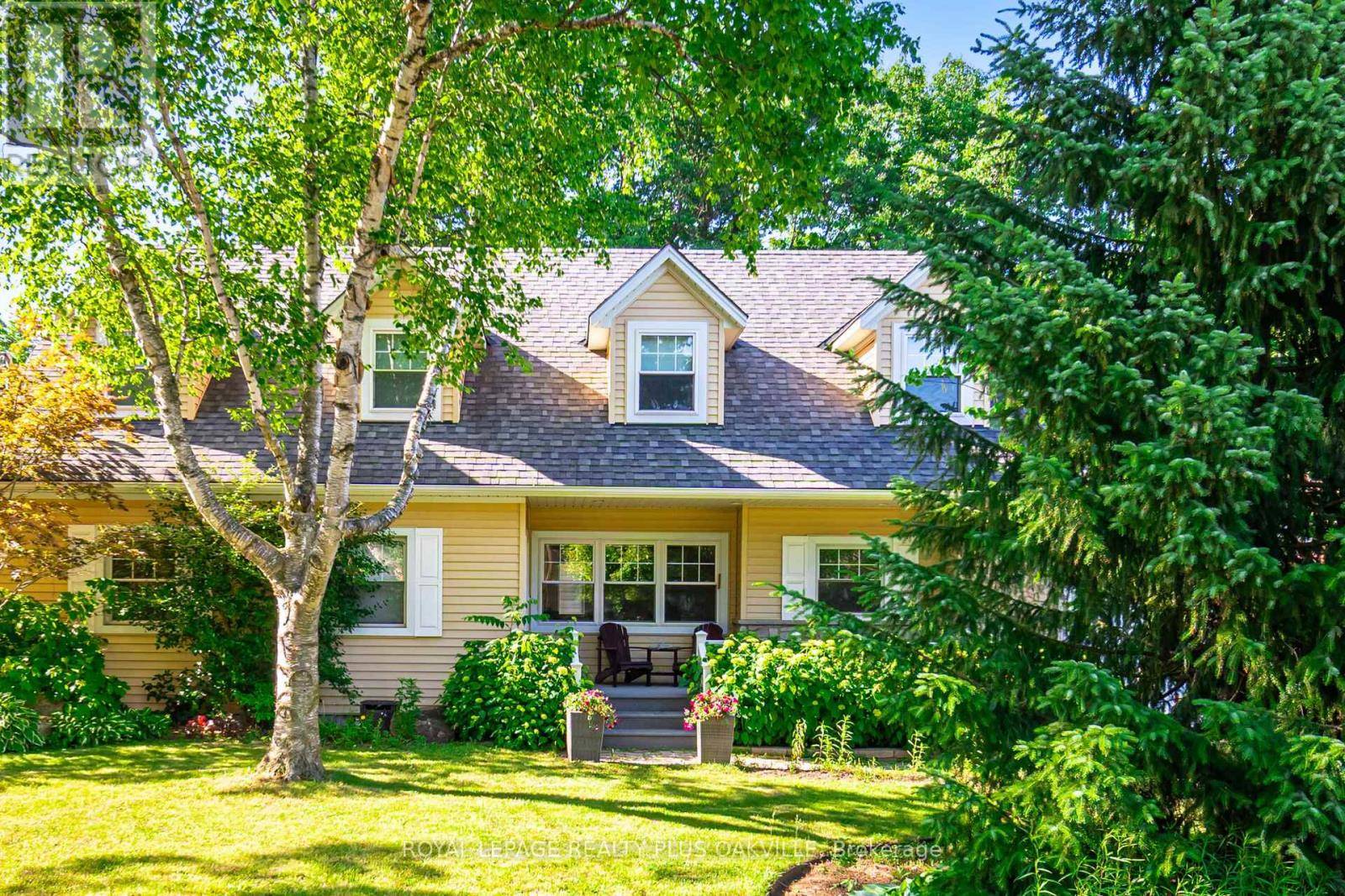 Hamilton (ancaster), ON L9G2E8,43 RAVINA CRESCENT