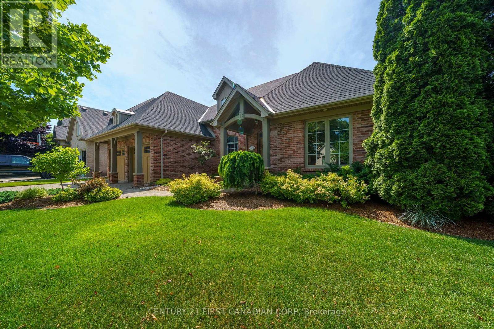 London North (north R), ON N6G5M7,2091 VALLEYRUN BOULEVARD