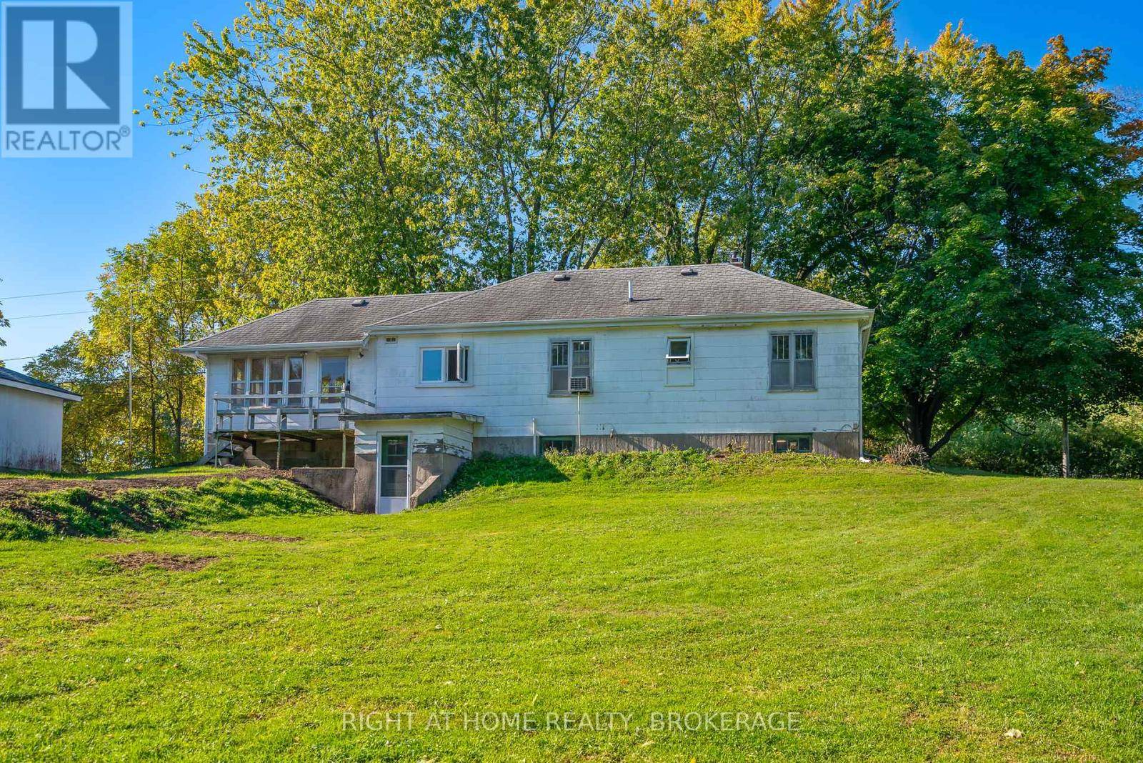 Niagara-on-the-lake (lakeshore), ON L0S1J0,1353 MCNAB ROAD