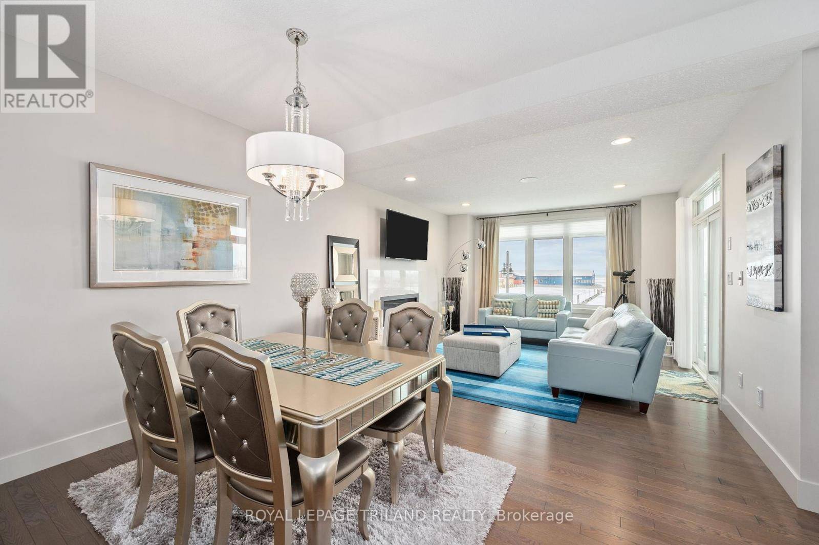 Central Elgin (port Stanley), ON N5L0A3,355 Edith Cavell BLVD #15