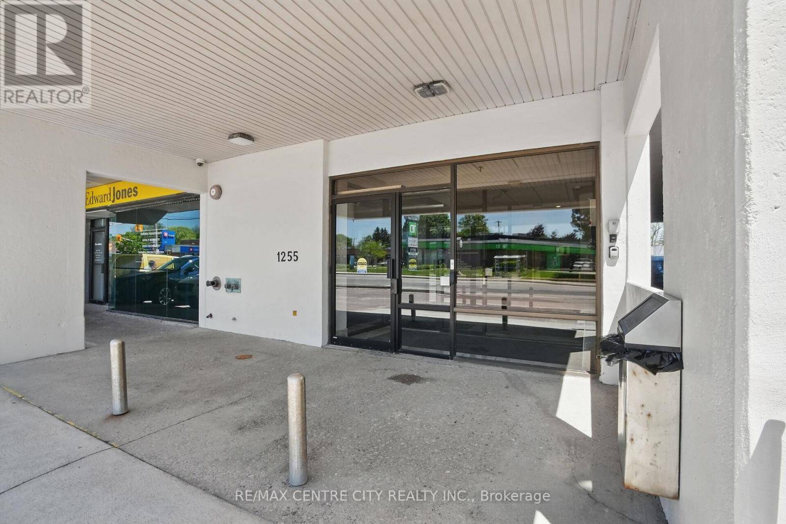 London South (south B), ON N6K3N5,1255 COMMISSIONERS RD West #703