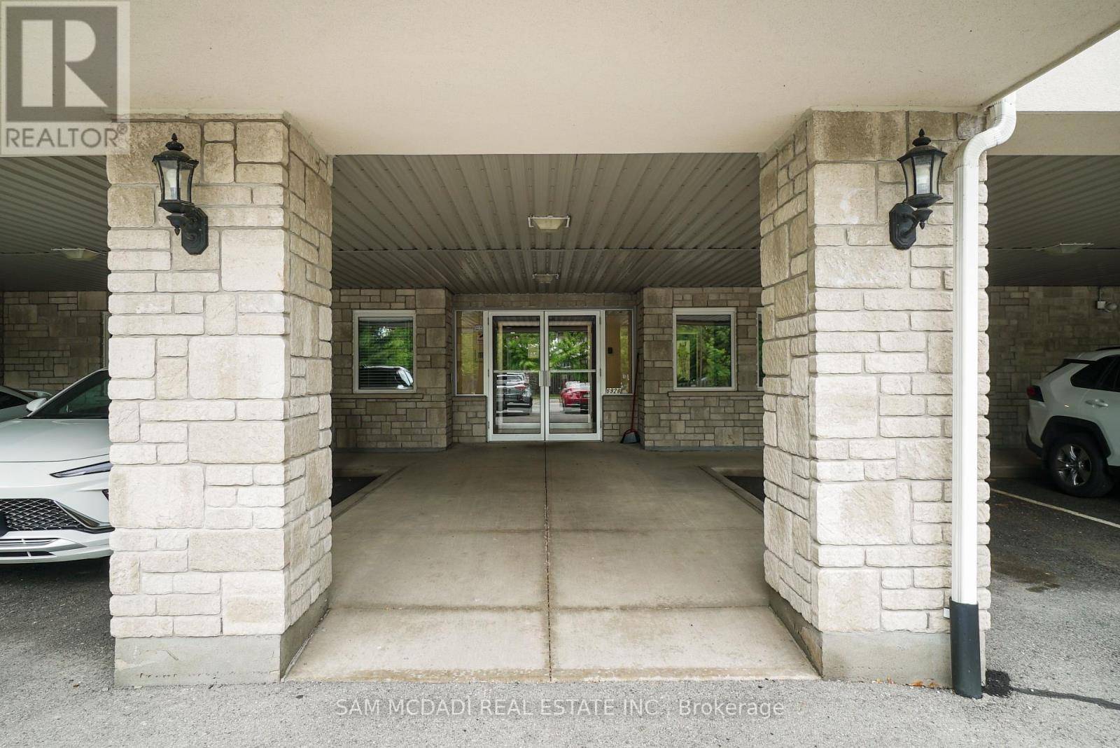 Niagara Falls (arad/fallsview), ON L2G4C8,6928 Ailanthus AVE #303