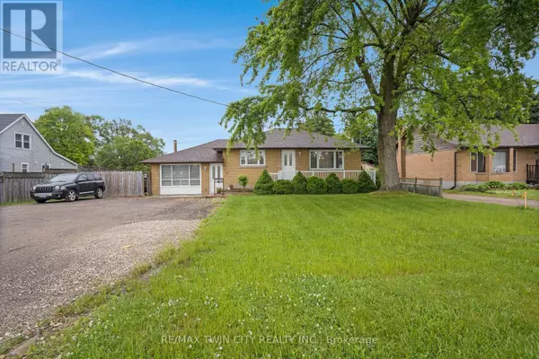 Guelph/eramosa, ON N1H6J4,7011 WELLINGTON RD 124 ROAD