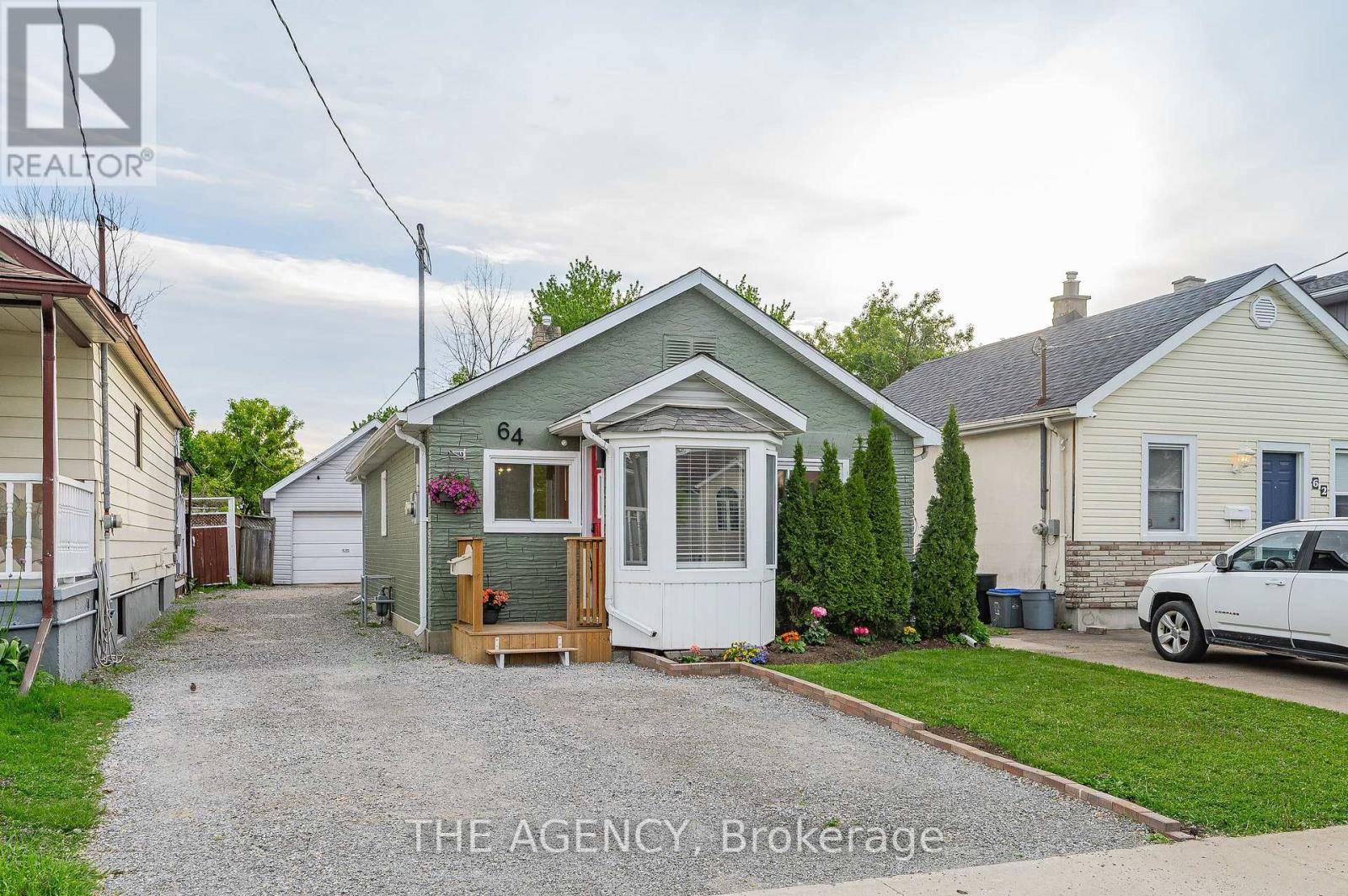 64 CHURCHILL STREET, St. Catharines (western Hill), ON L2S2P5