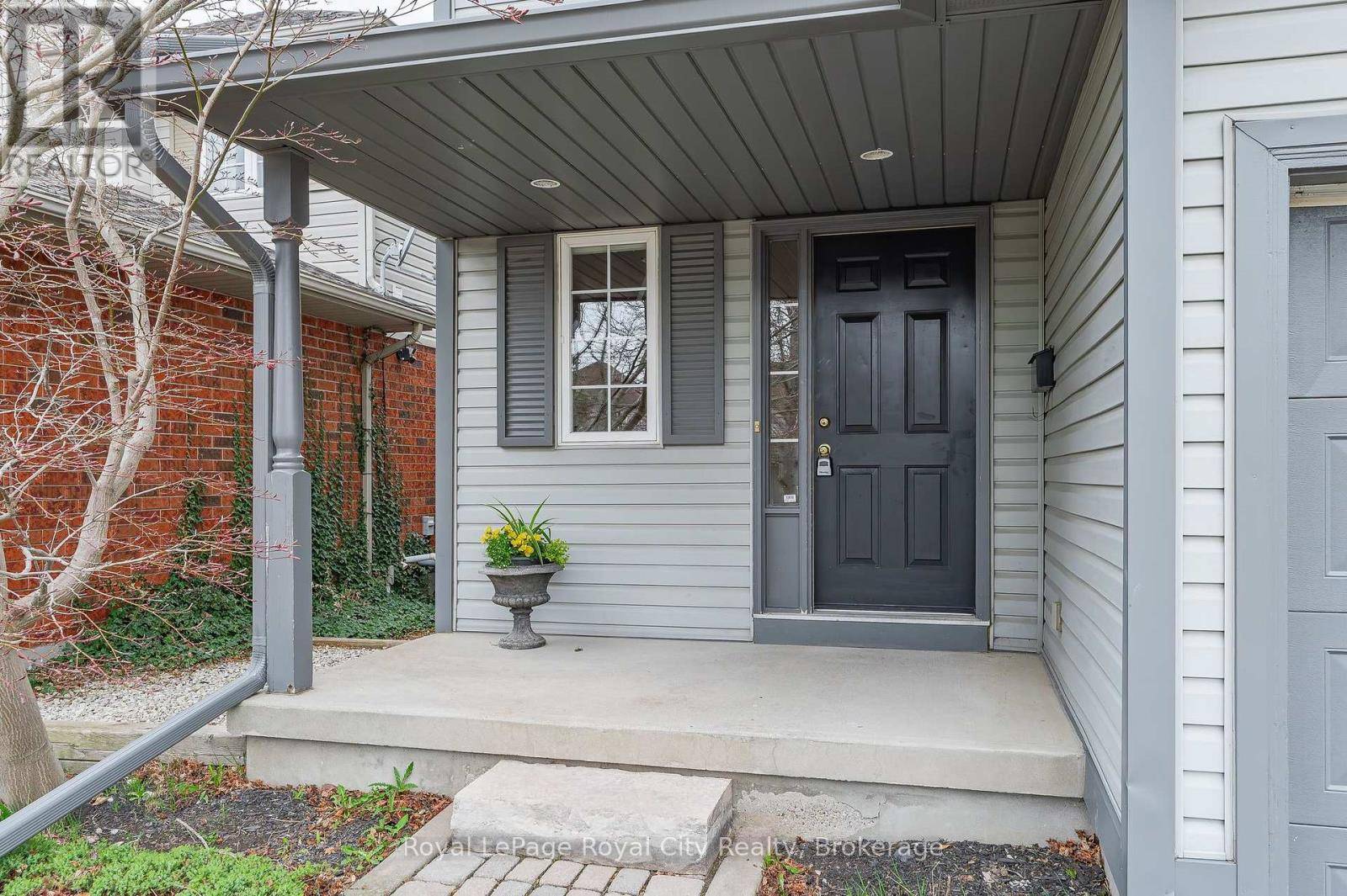 Guelph (clairfields/hanlon Business Park), ON N1G5B9,90 DOYLE DRIVE
