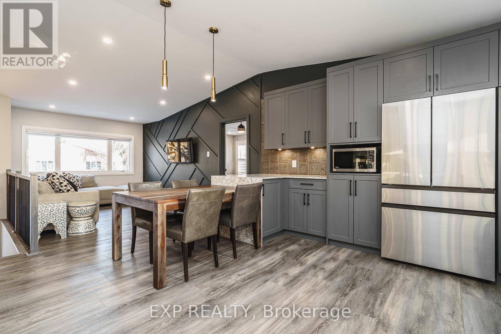 Ottawa, ON K1H6Z5,1885 ARIZONA AVENUE