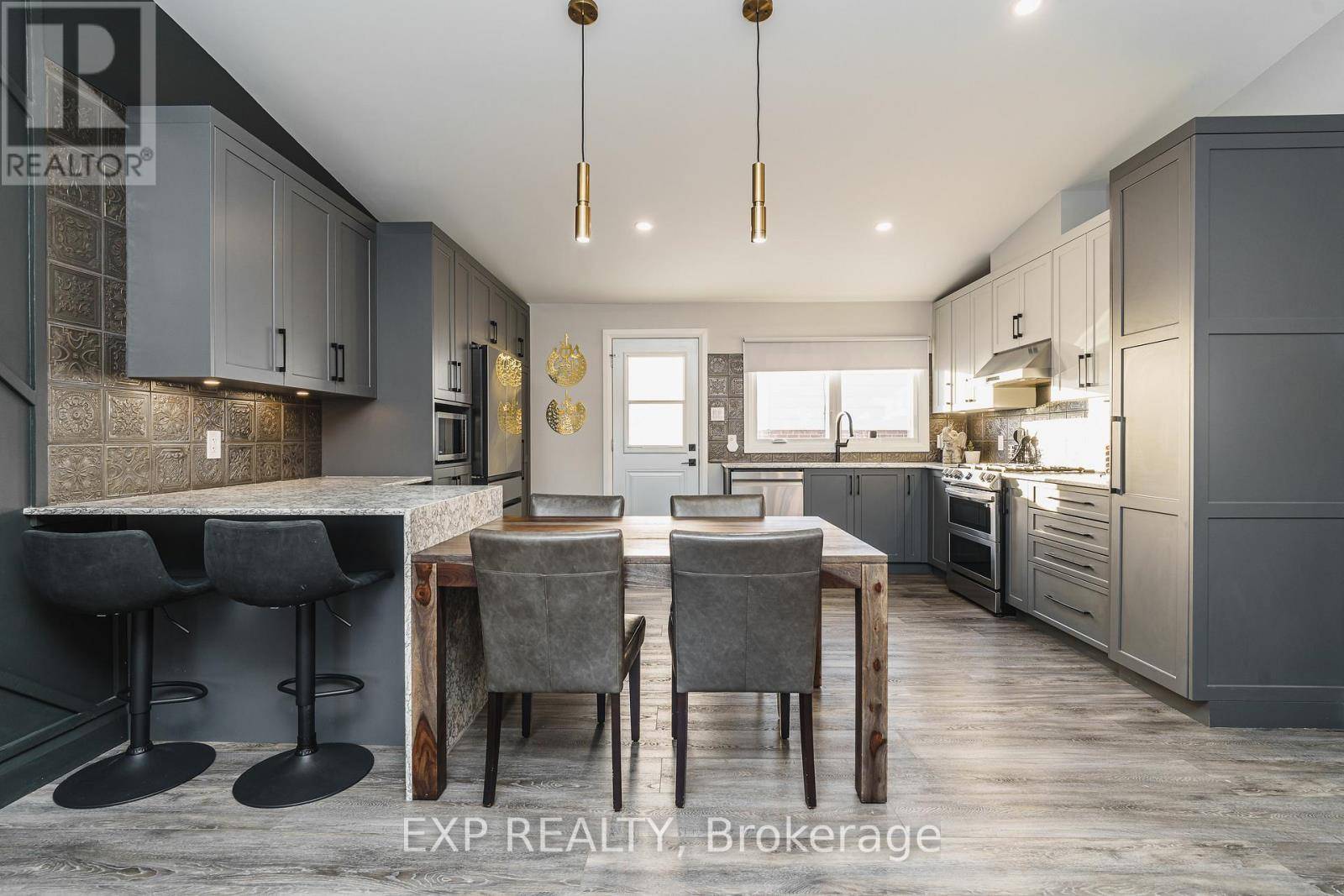 Ottawa, ON K1H6Z5,1885 ARIZONA AVENUE