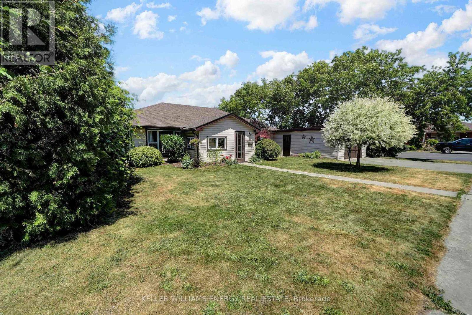 102 CROWN STREET, Quinte West (trenton Ward), ON K8V1P4