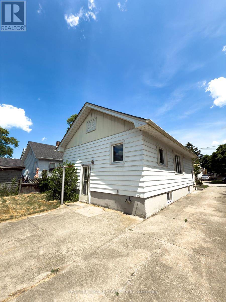 Sarnia, ON N7T6P1,177 GORDON STREET