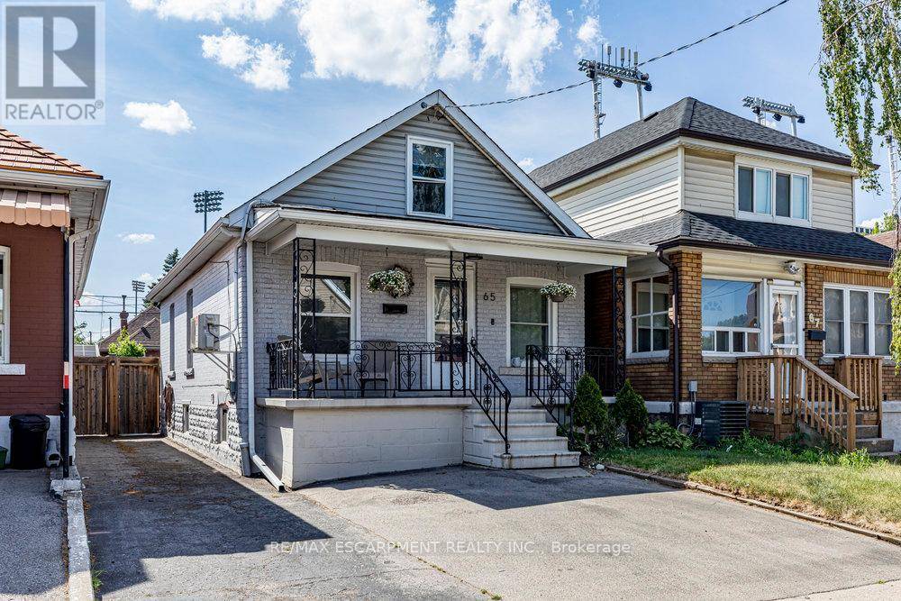 Hamilton (gibson), ON L8L6Y9,65 CONNAUGHT AVENUE N