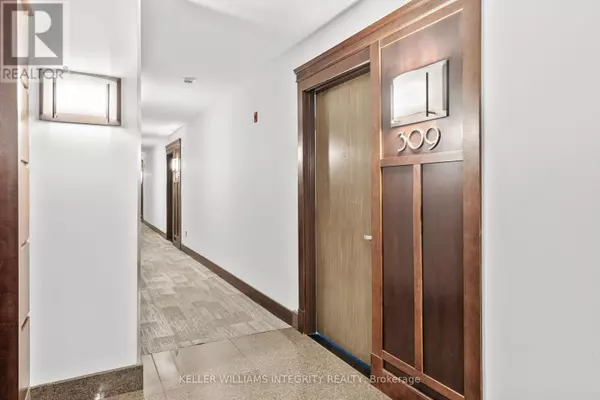Ottawa, ON K1N0A7,200 Besserer ST North #309