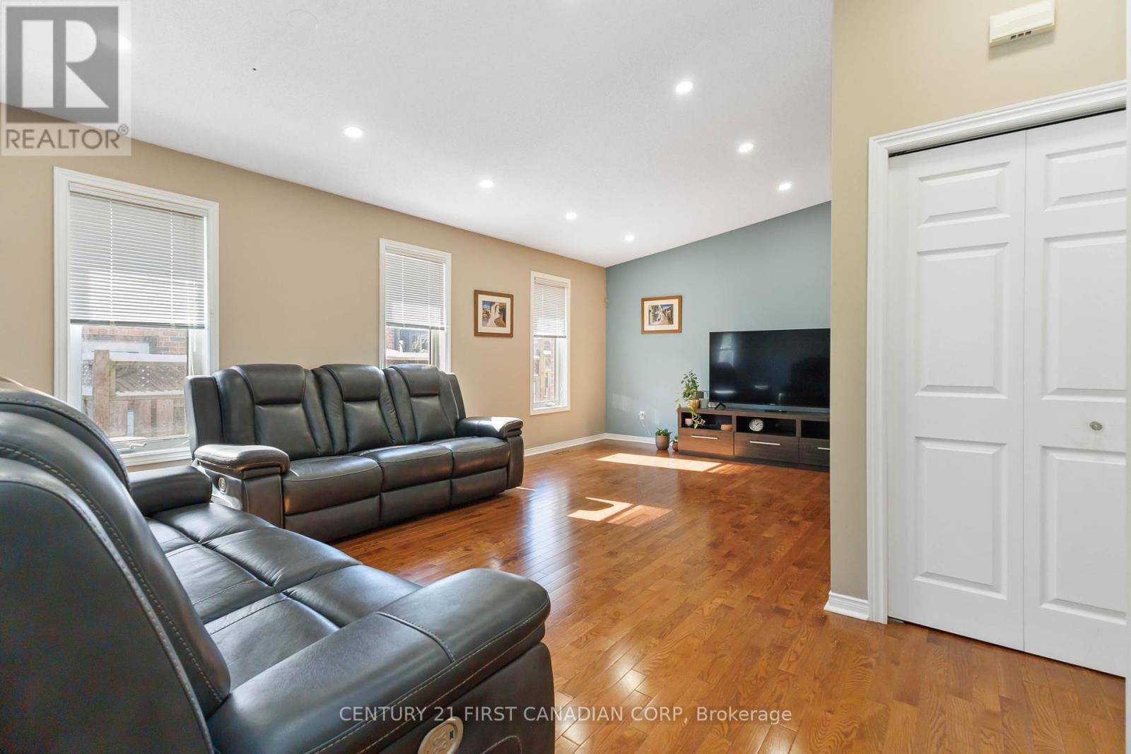 London South (south U), ON N6M1H9,256 WHITE SANDS DRIVE