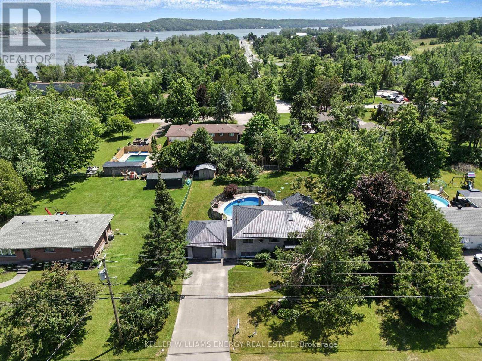 Selwyn, ON K9J6X2,685 YOUNG STREET