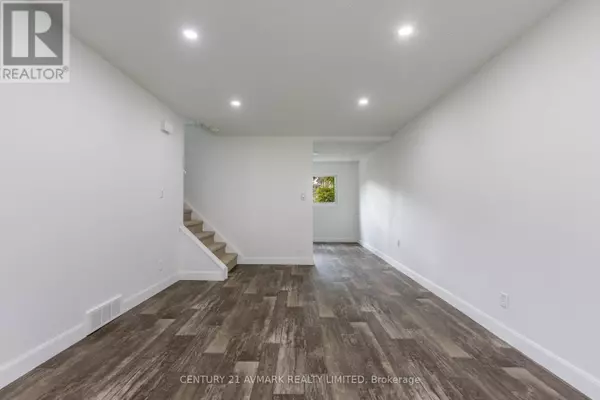 Welland (n. Welland), ON L3C5Y3,111 NORTHGATE DRIVE