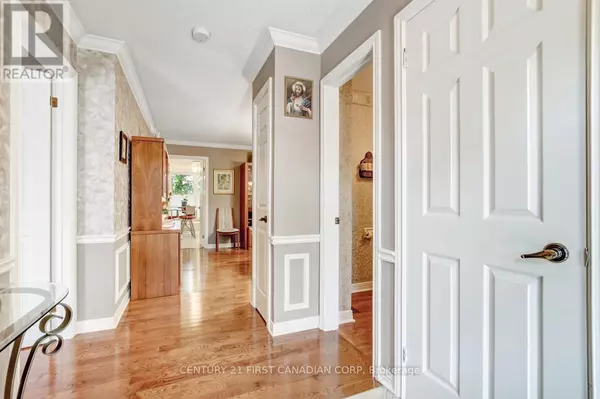 London North (north P), ON N6H4T4,50 Fiddlers Green RD #63