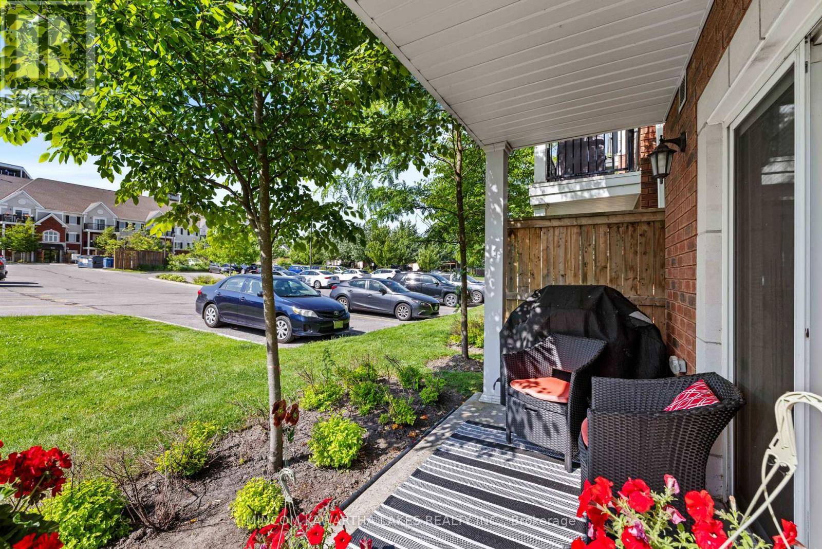 Peterborough West (central), ON K9J8R8,910 Wentworth ST #105
