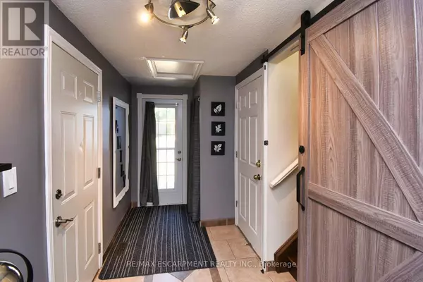 Hamilton (stoney Creek Mountain), ON L8J1E4,59 YORKDALE CRESCENT