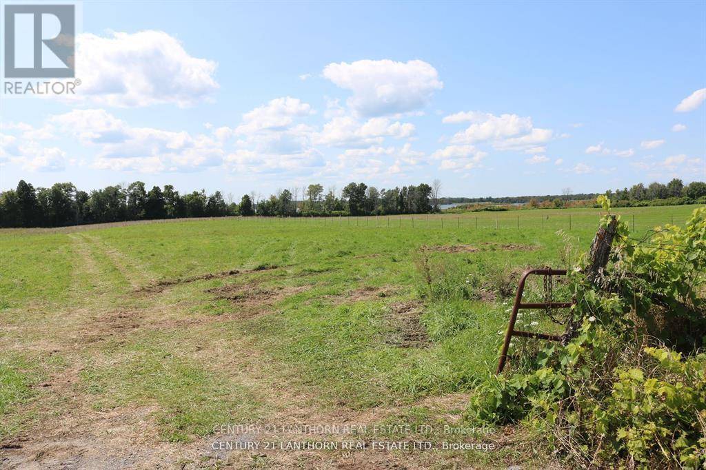 Prince Edward County (sophiasburg Ward), ON K0K1W0,861 FISH LAKE ROAD