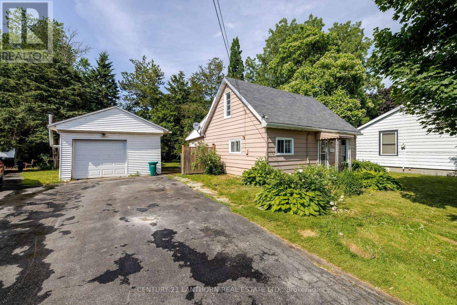Quinte West (trenton Ward), ON K8V2C7,58 KIDD AVENUE
