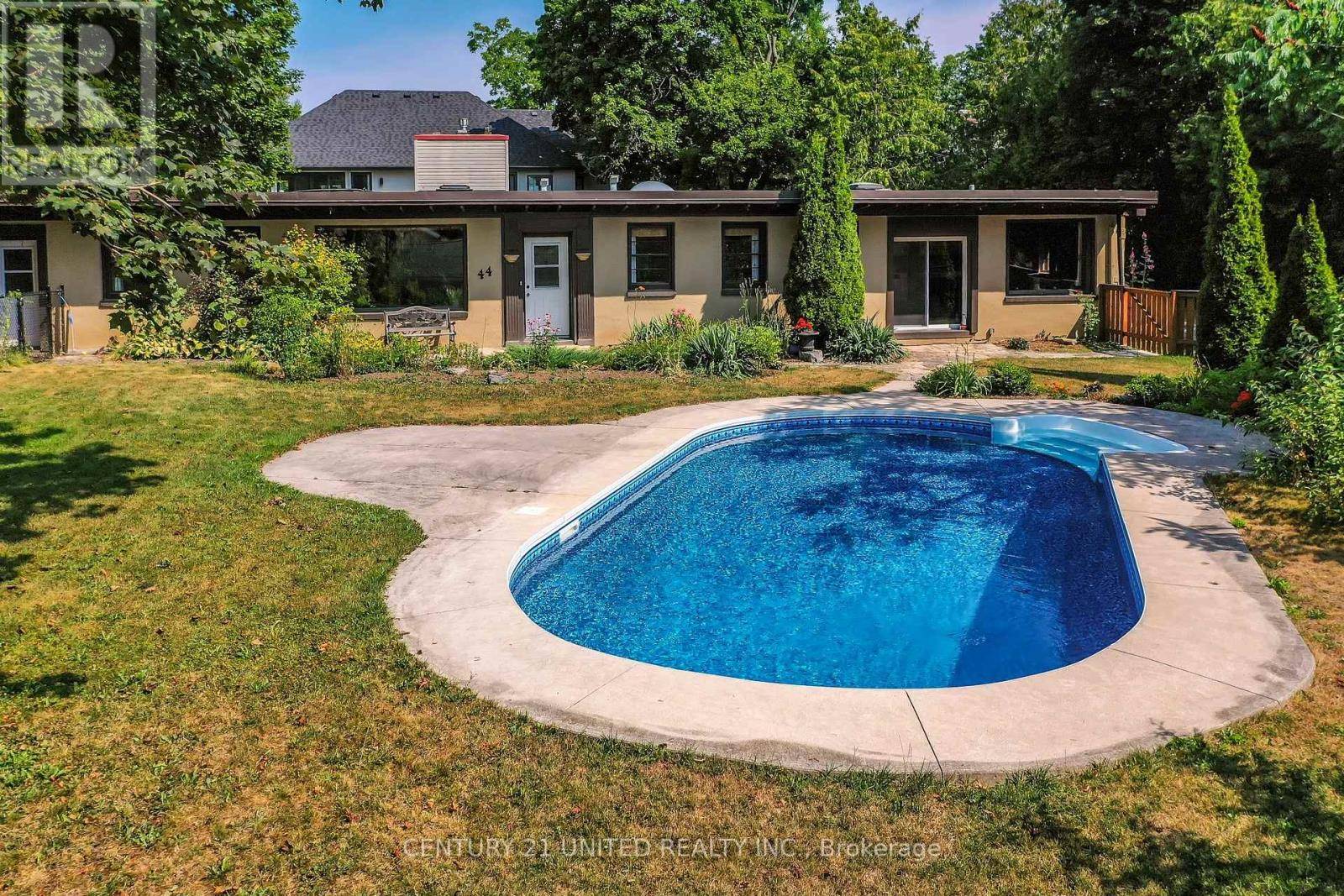 44 MOORECRAIG ROAD, Peterborough West (north), ON K9J6V7