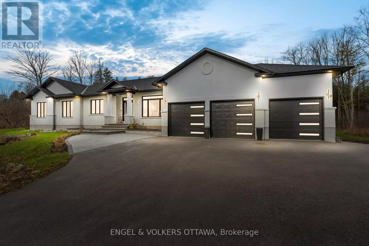 Ottawa, ON K4M0A5,1108 MEADOWSHIRE WAY SW