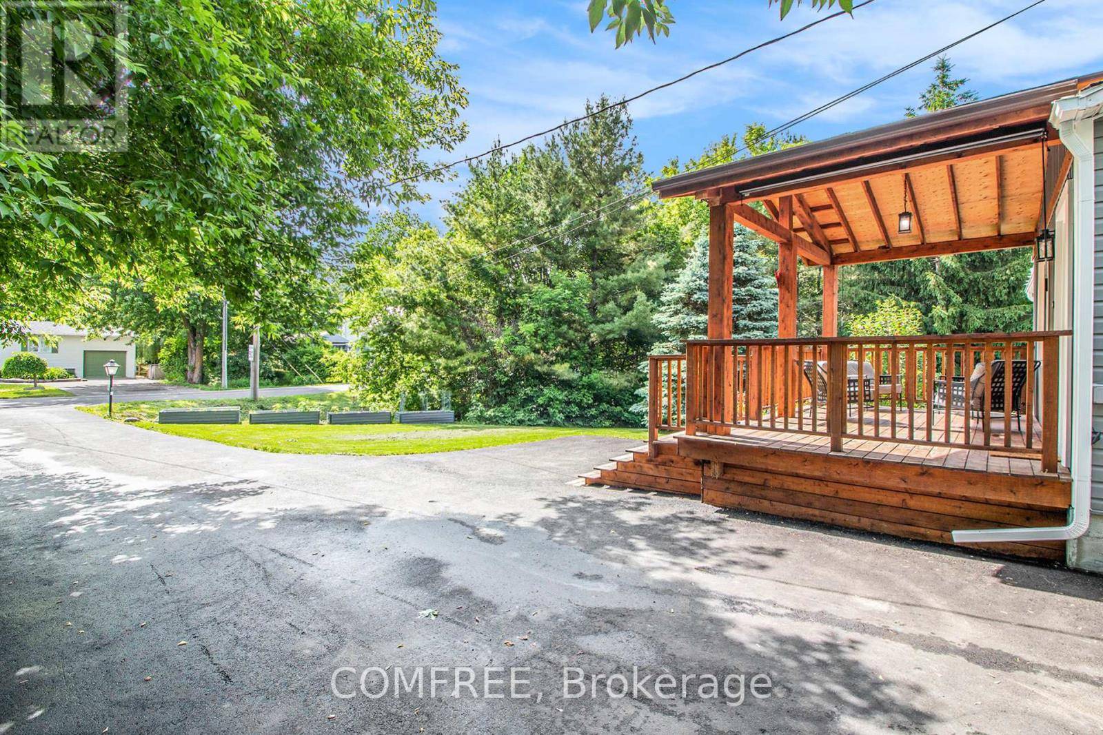 North Dundas, ON K0C2K0,481 OTTAWA STREET