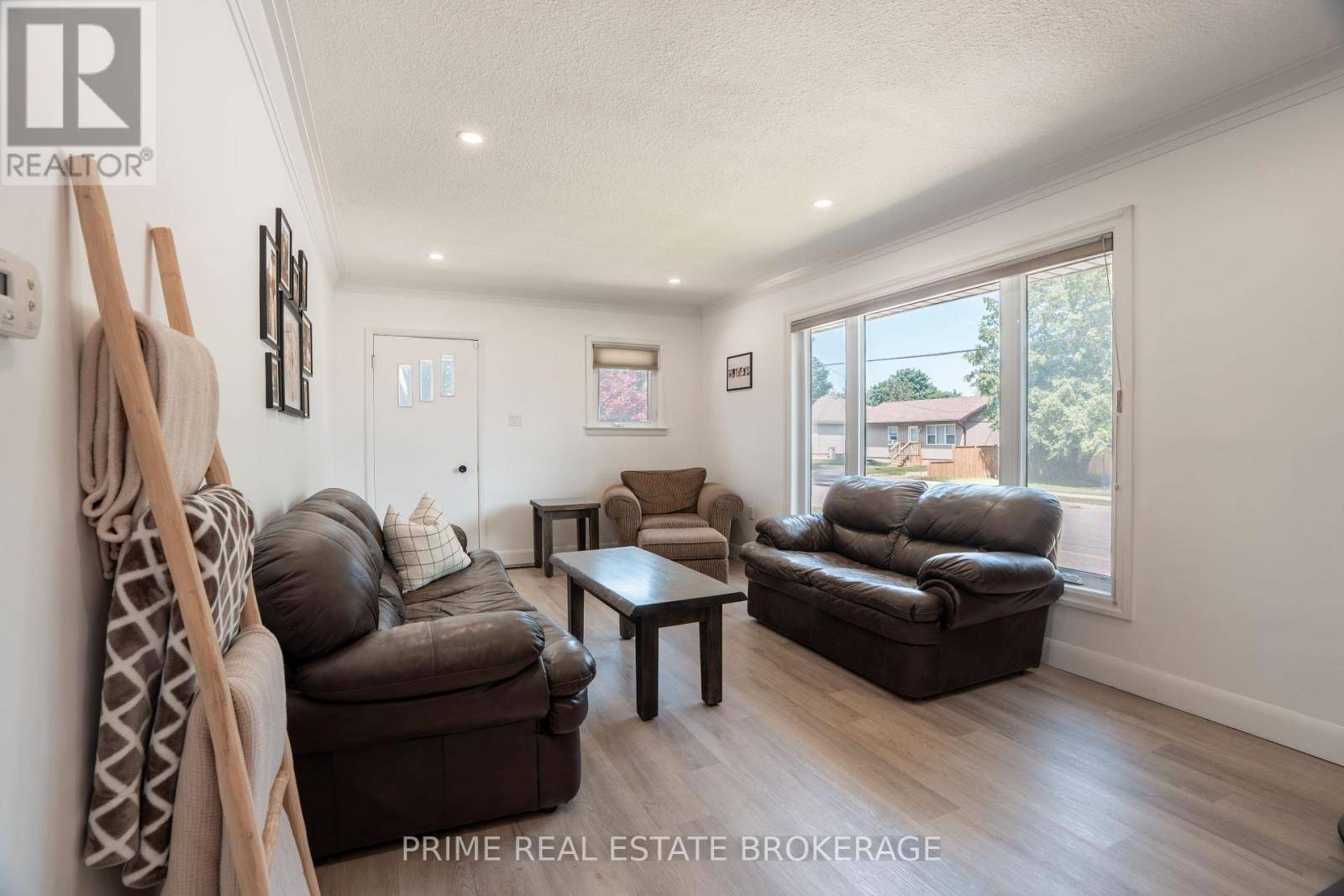 South Huron (exeter), ON N0M1S1,133 SANDERS STREET E