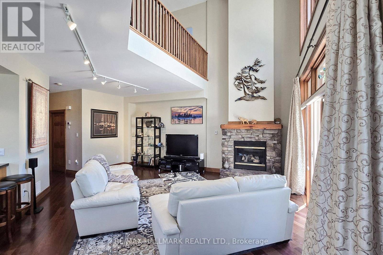 Blue Mountains, ON L9Y0V8,228 Blueski George CRES #2