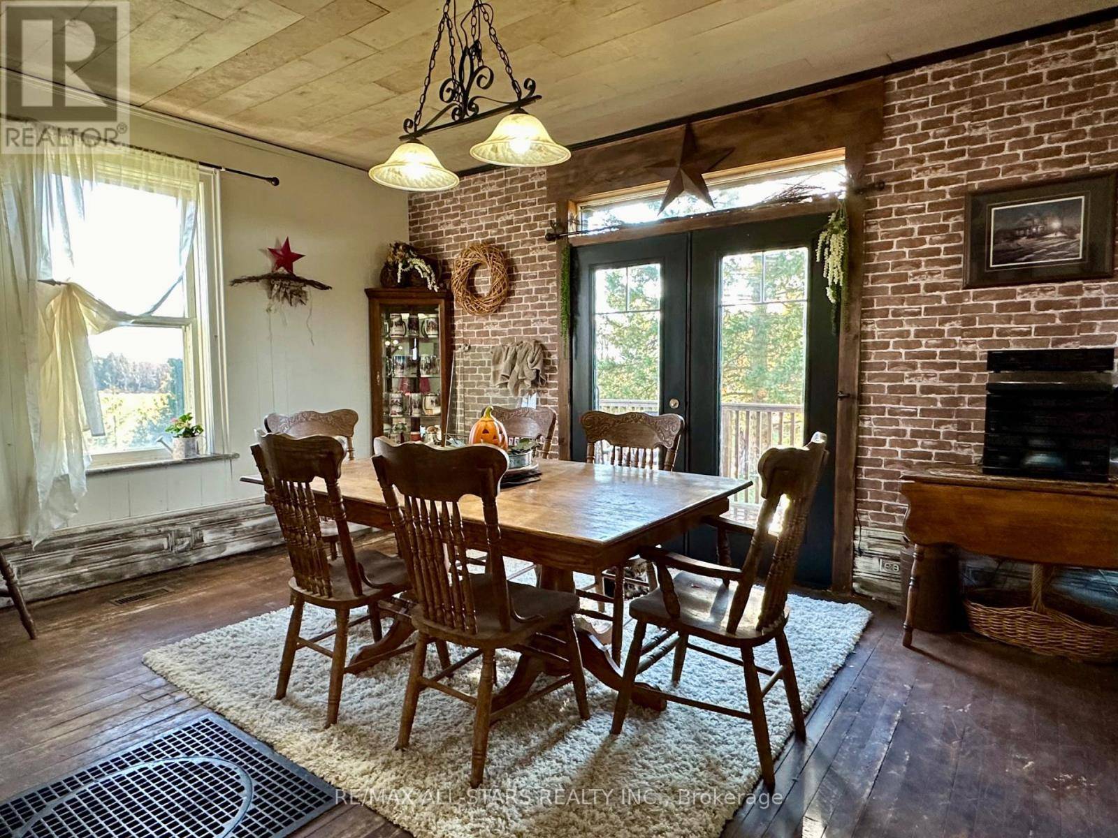Kawartha Lakes (verulam), ON K0M1N0,237 HICKORY BEACH ROAD