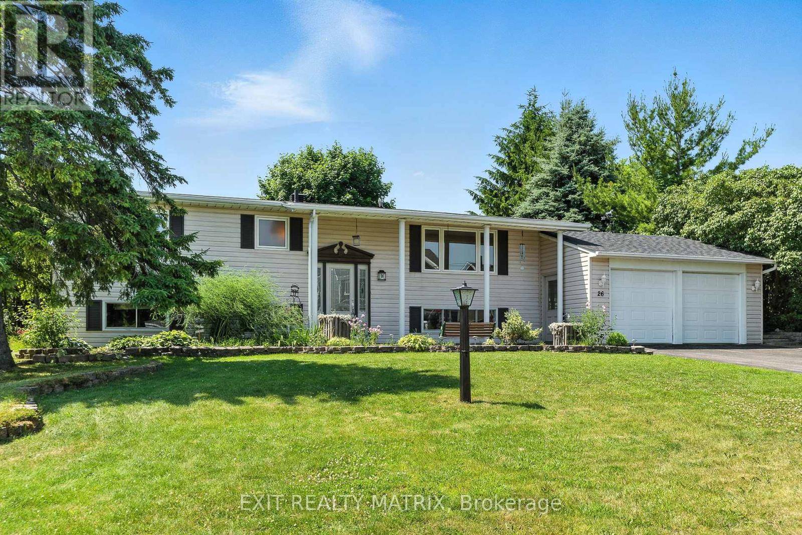 Champlain, ON K0B1R0,26 FARMERS AVENUE