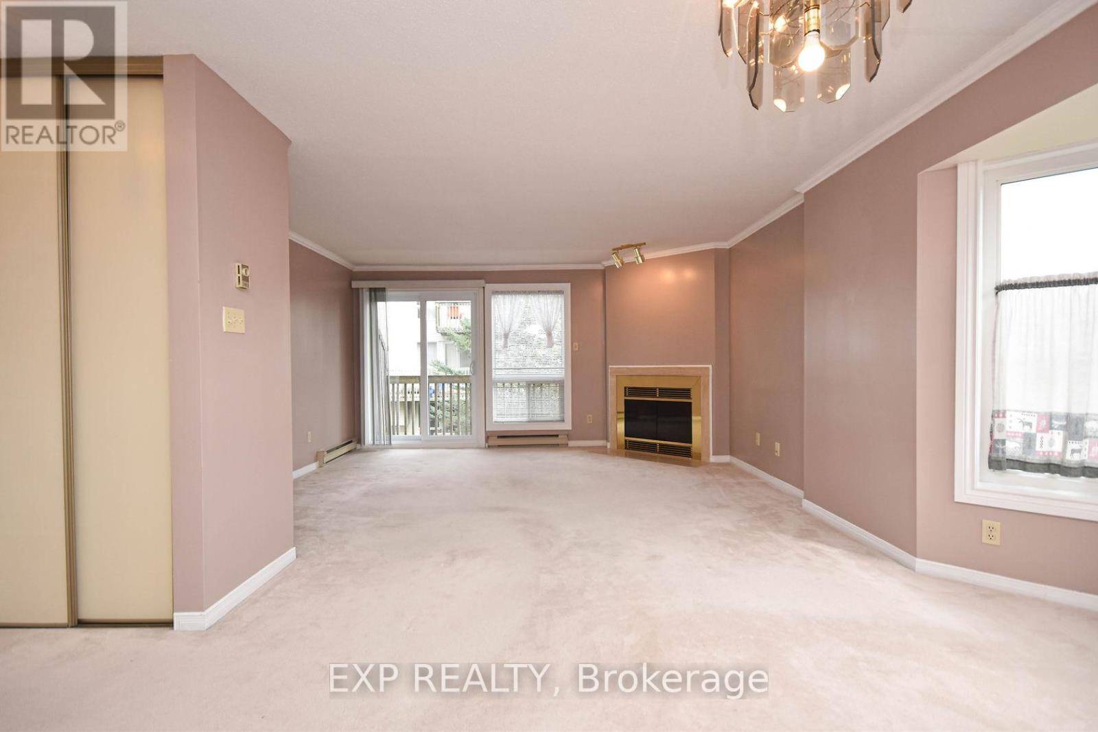 Ottawa, ON K1G5R4,412 BRISTON PRIVATE