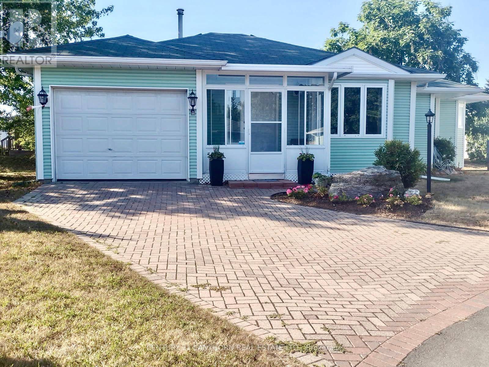9 REYNOLDS PLACE, Prince Edward County (wellington Ward), ON K0K3L0