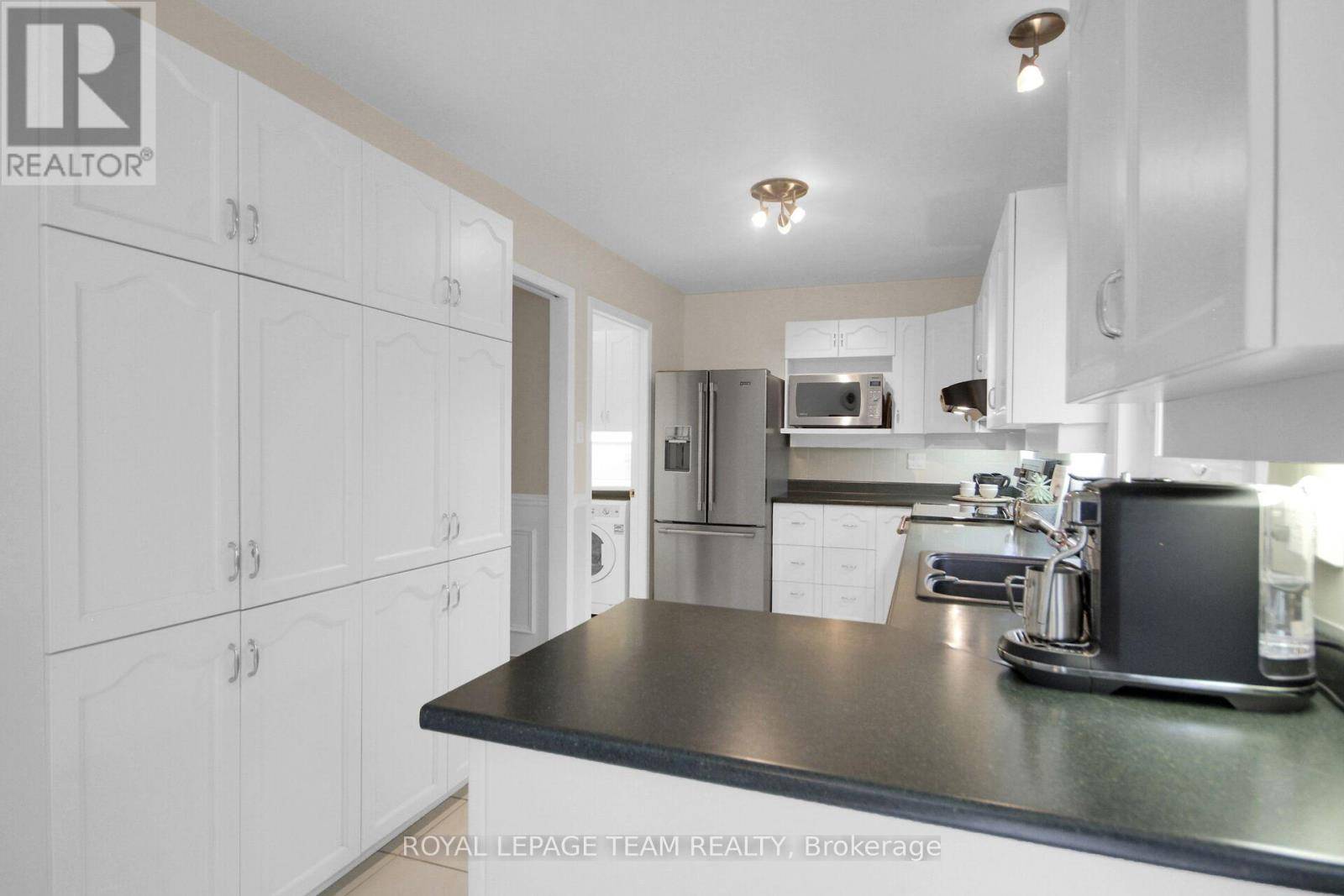 Ottawa, ON K2S1C8,20 GRAND CEDAR COURT