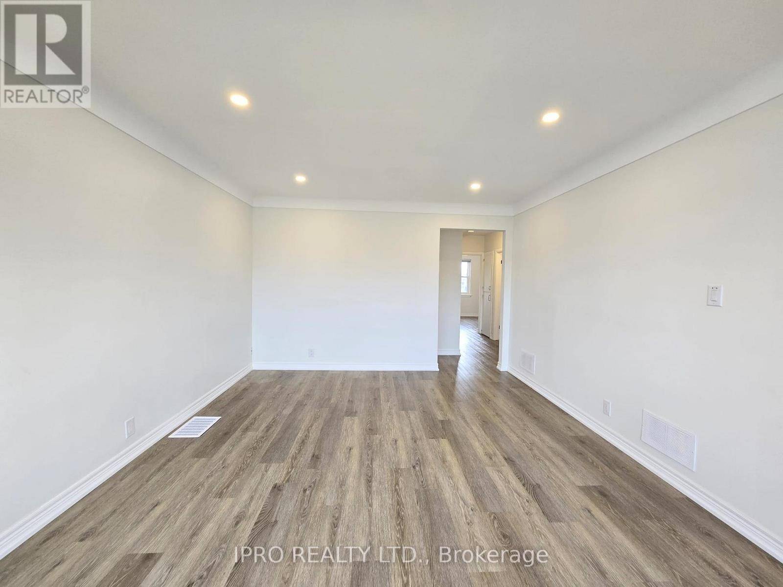 Hamilton (burkholme), ON L8V3J7,371 East 28th ST #(Upper)
