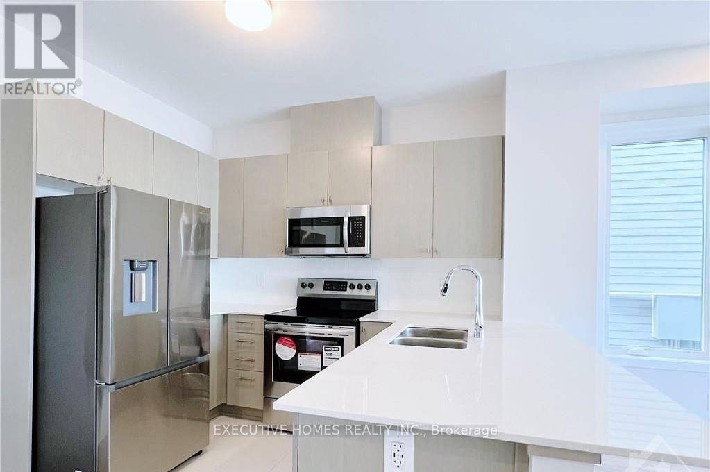 Ottawa, ON K0A2Z0,830 BASCULE PLACE