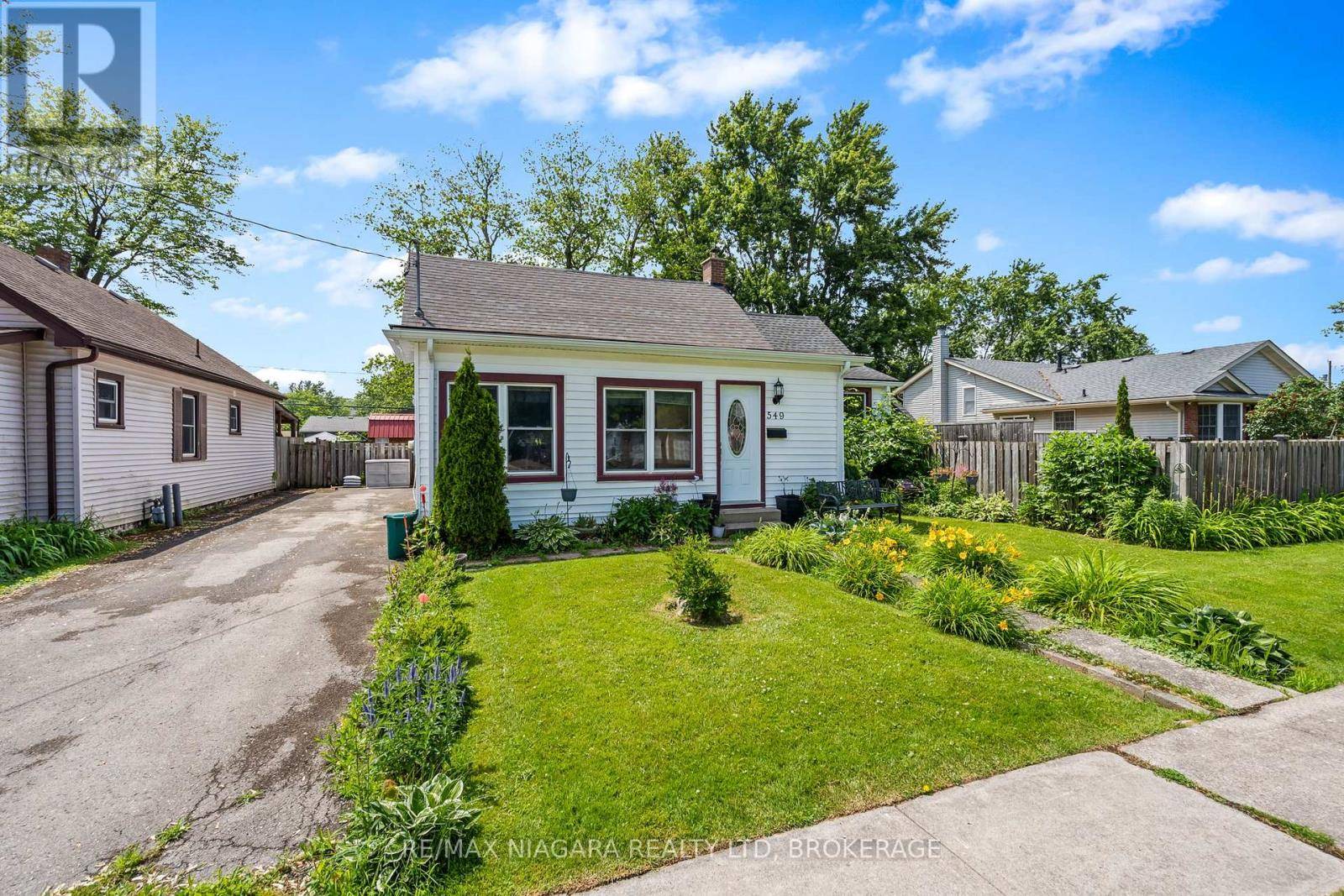 Fort Erie (crescent Park), ON L2A5C5,549 FERNDALE AVENUE