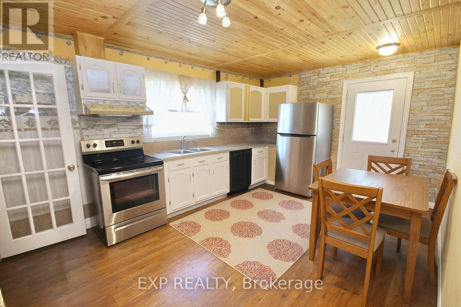 Cornwall, ON K6H5B2,511 ST. FELIX STREET