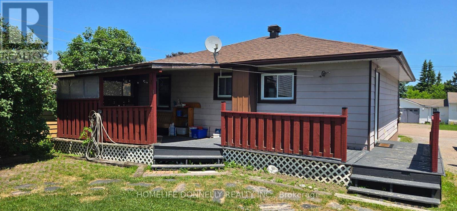 Pembroke, ON K8A3V7,228 MCKENZIE STREET