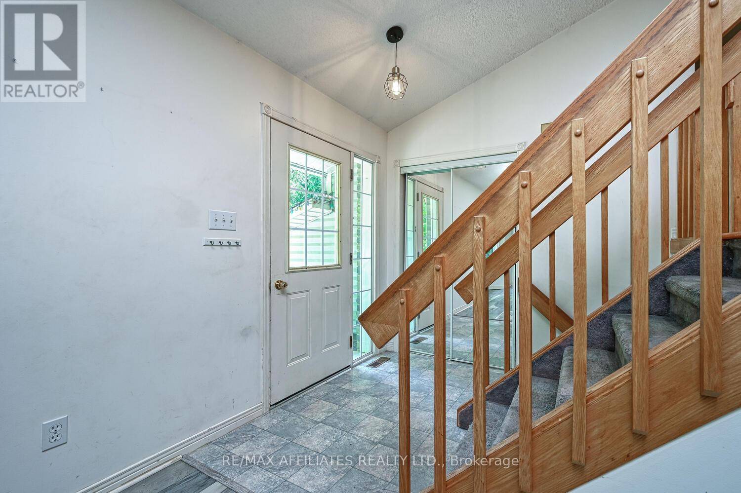 Drummond/north Elmsley, ON K7H0H1,122 CHURCH AVENUE