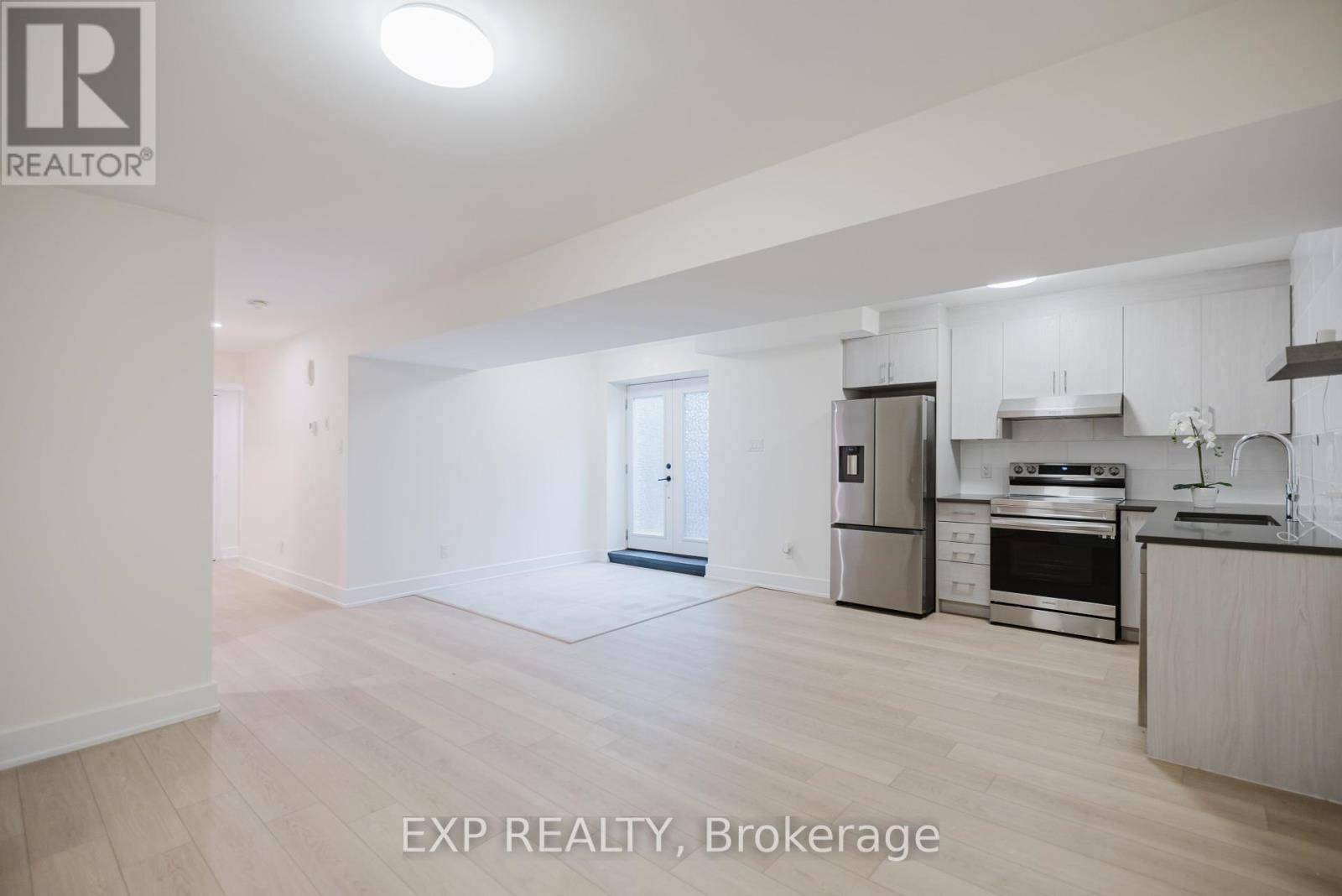 Ottawa, ON K1K1R3,62 COLUMBUS AVE #B
