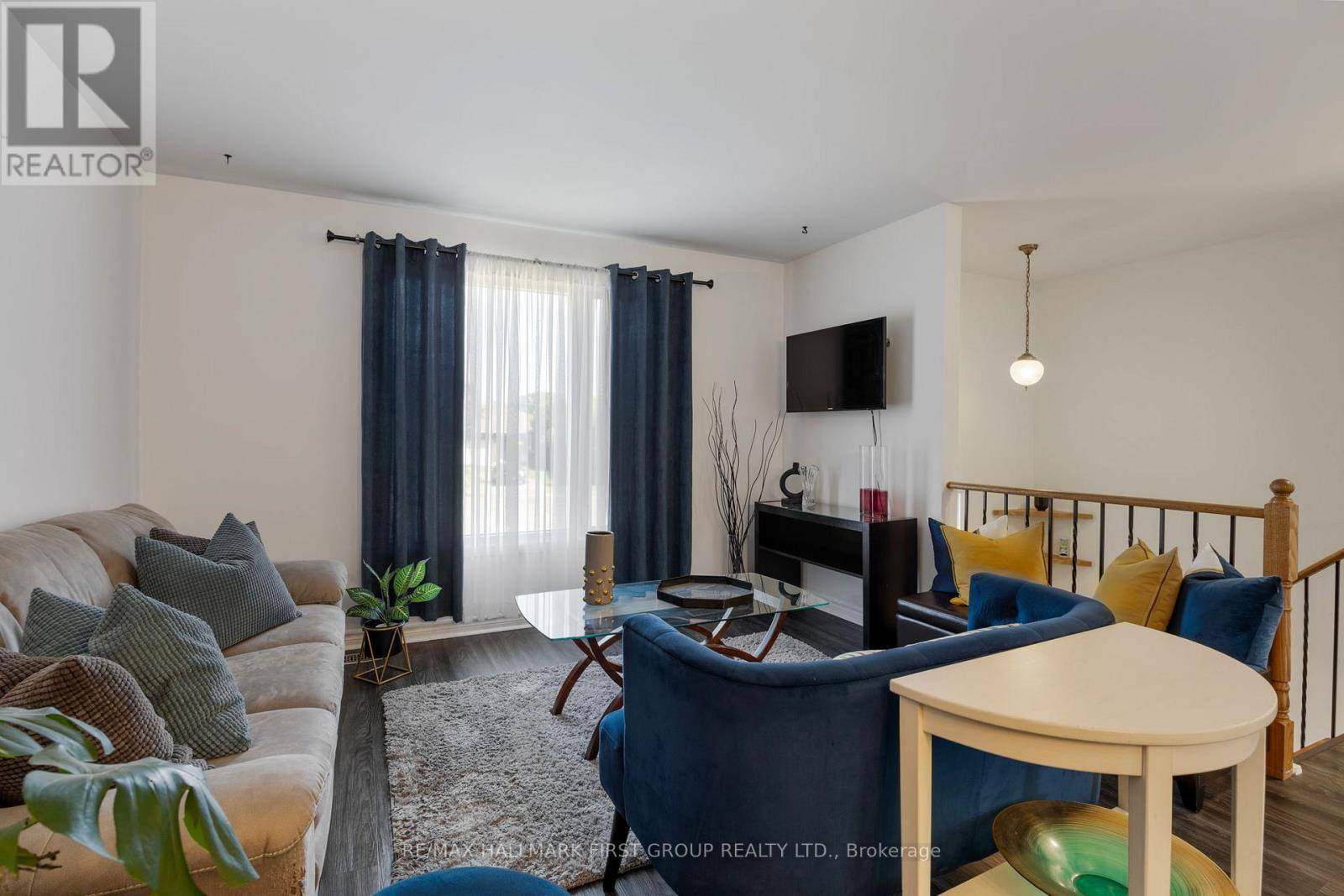 Cobourg, ON K9A5B9,449 BURNHAM MANOR COURT