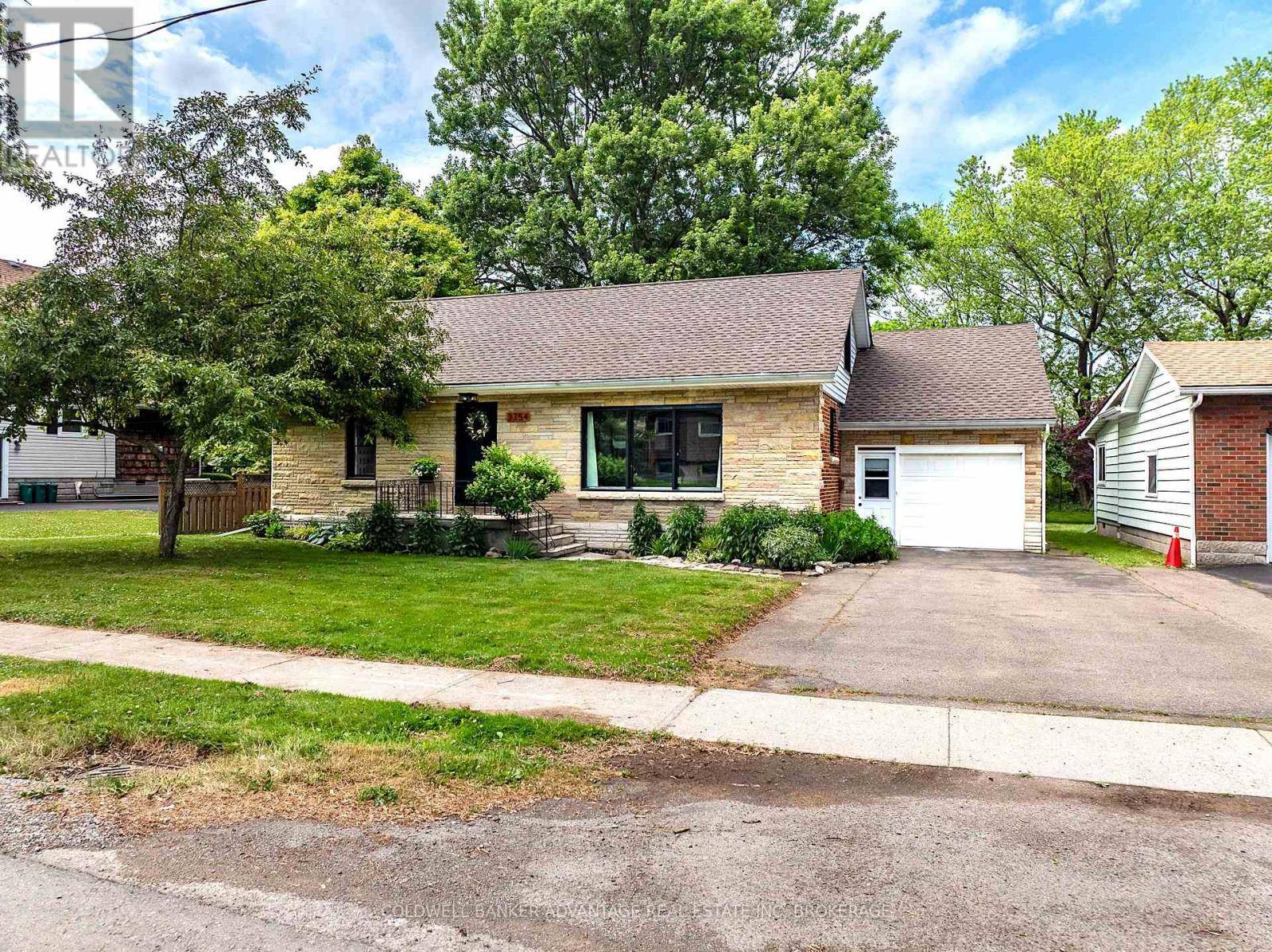 Fort Erie (ridgeway), ON L0S1N0,3754 HIGHLAND DRIVE