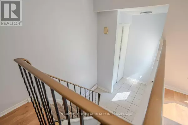 Ottawa, ON K2H8W8,5 Sonnet CRES #5B